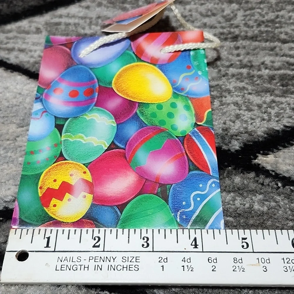 VINTAGE ASSORTED EASTER NOVELTY ERASERS MEMO PADS STICKY NOTES BAG & GAME BOOKS